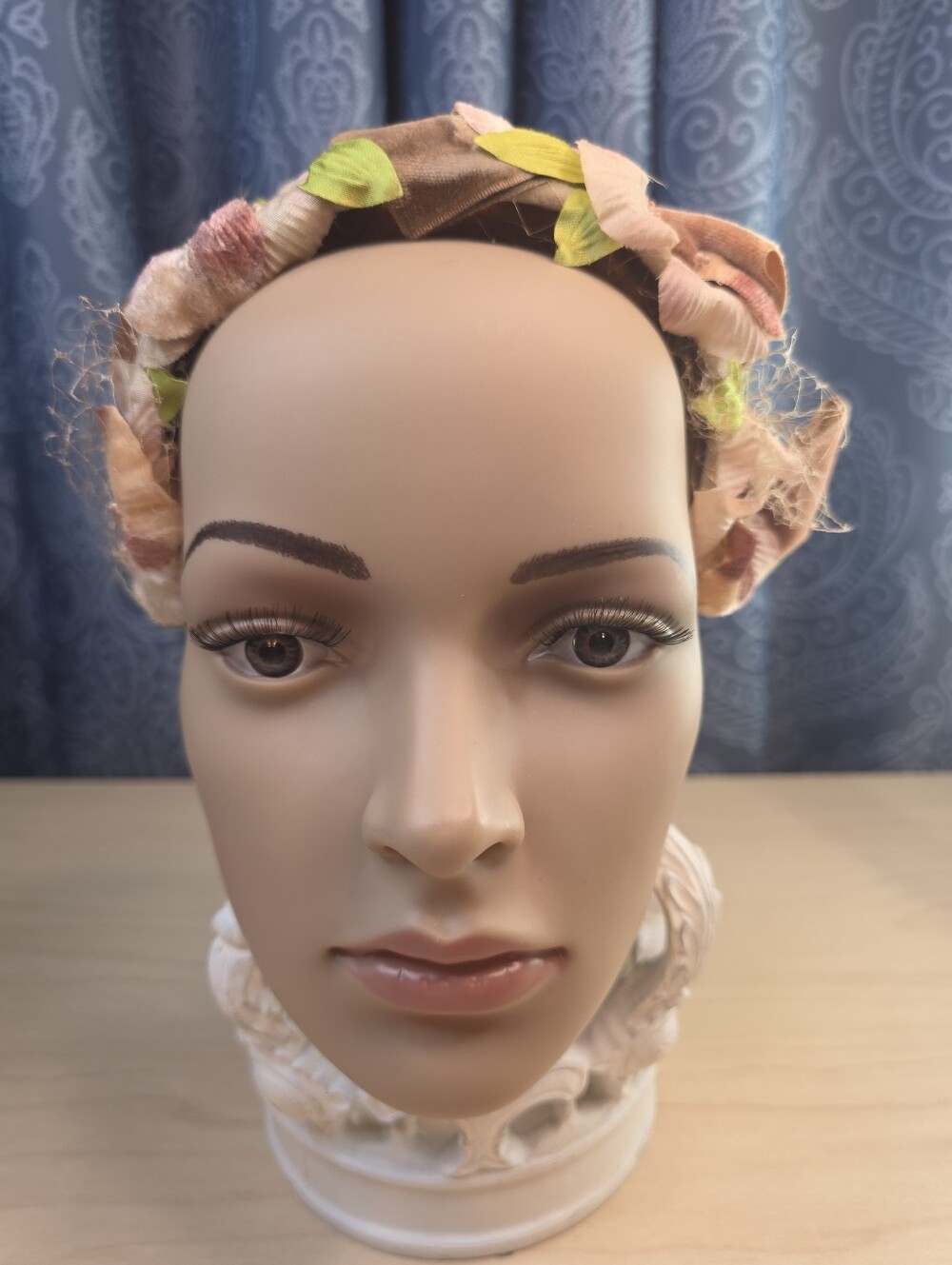 Vintage 1950s Pink Velvet Floral Topper Hat with Birdcage Netting Veil - Picture 2 of 11